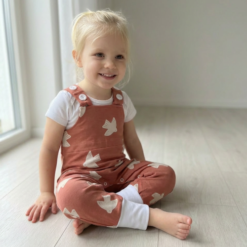 Állítható méretű madaras kantáros gyerek nadrág